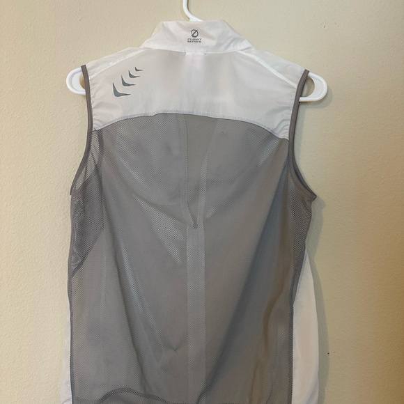 The North Face Flight Series Women's White and Gray Vest - Picture 2 of 4